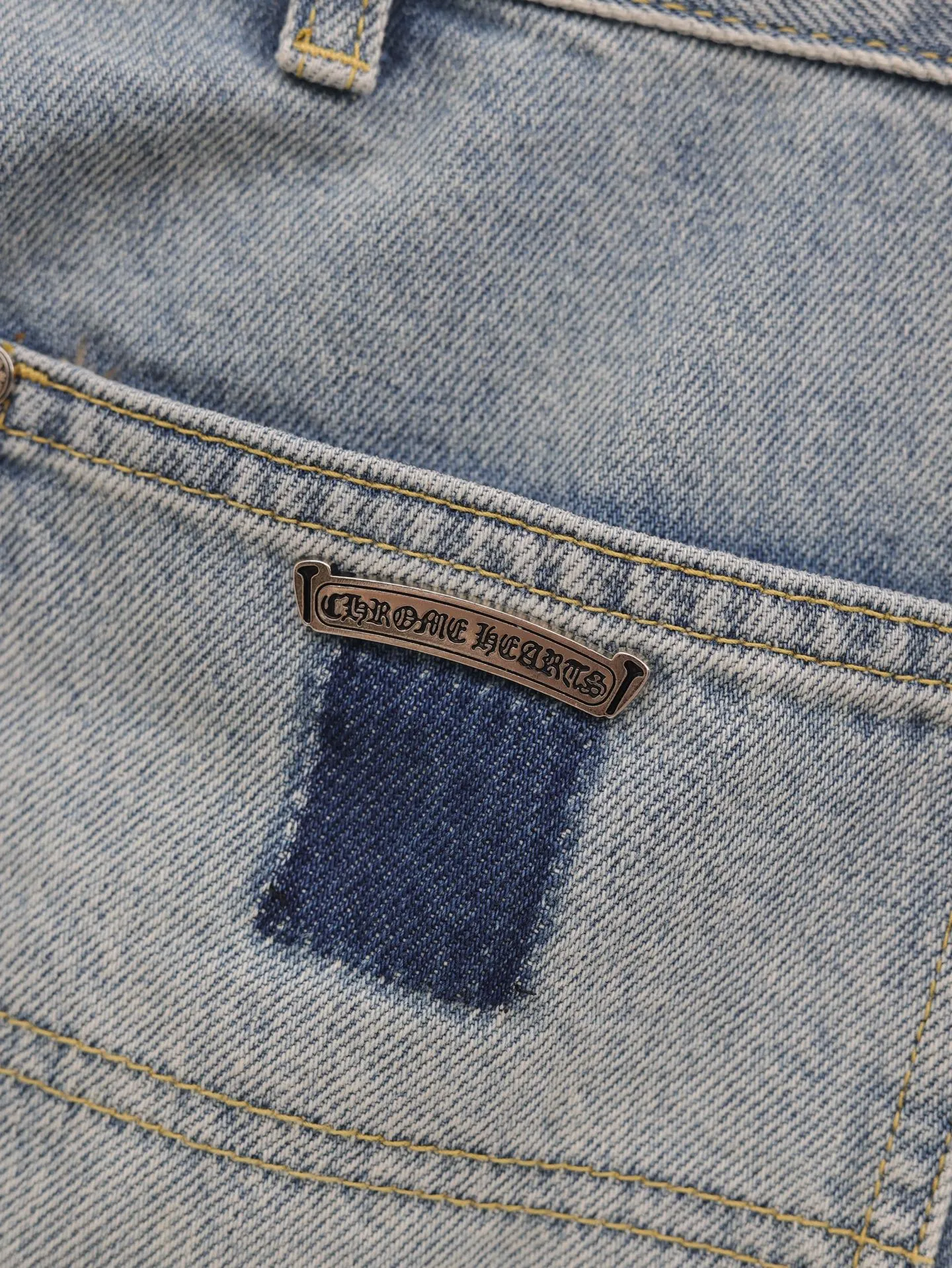🅿️600 Come Heart*/Chro Heart Cross Starry Sky Cross Genuine Leather Patch Work Jeans. The washing process uses a combination of multiple processes such as heavy fermentation, washing and frying, spraying with horse and so on. Genuine leather patches, straight hem design, frayed feet, and accessories and hardware all customized in matching colors to achieve perfect consistency.  Size: 30/32/34/46